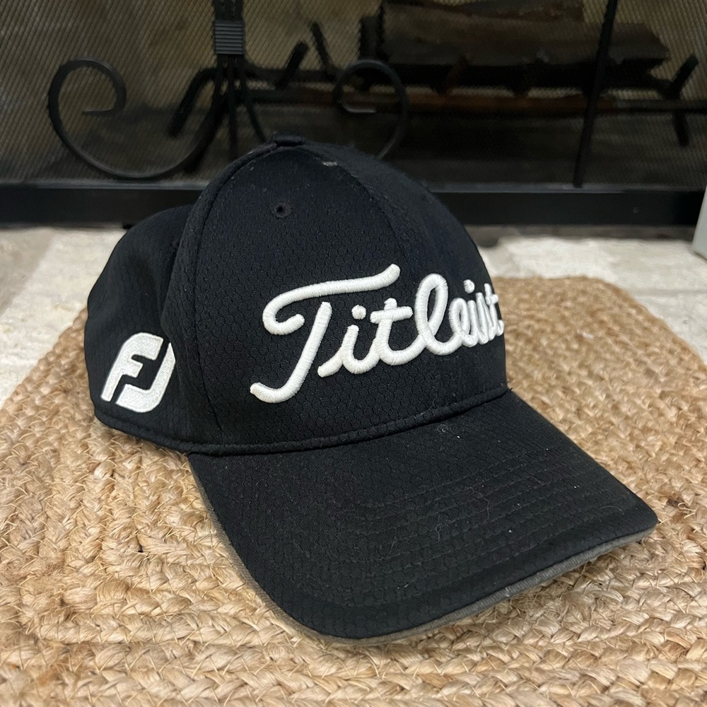Titleist Pro V1 FJ Golf Hat